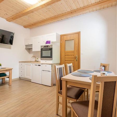 Apartamenty Stodola Jezierzany Exteriör bild