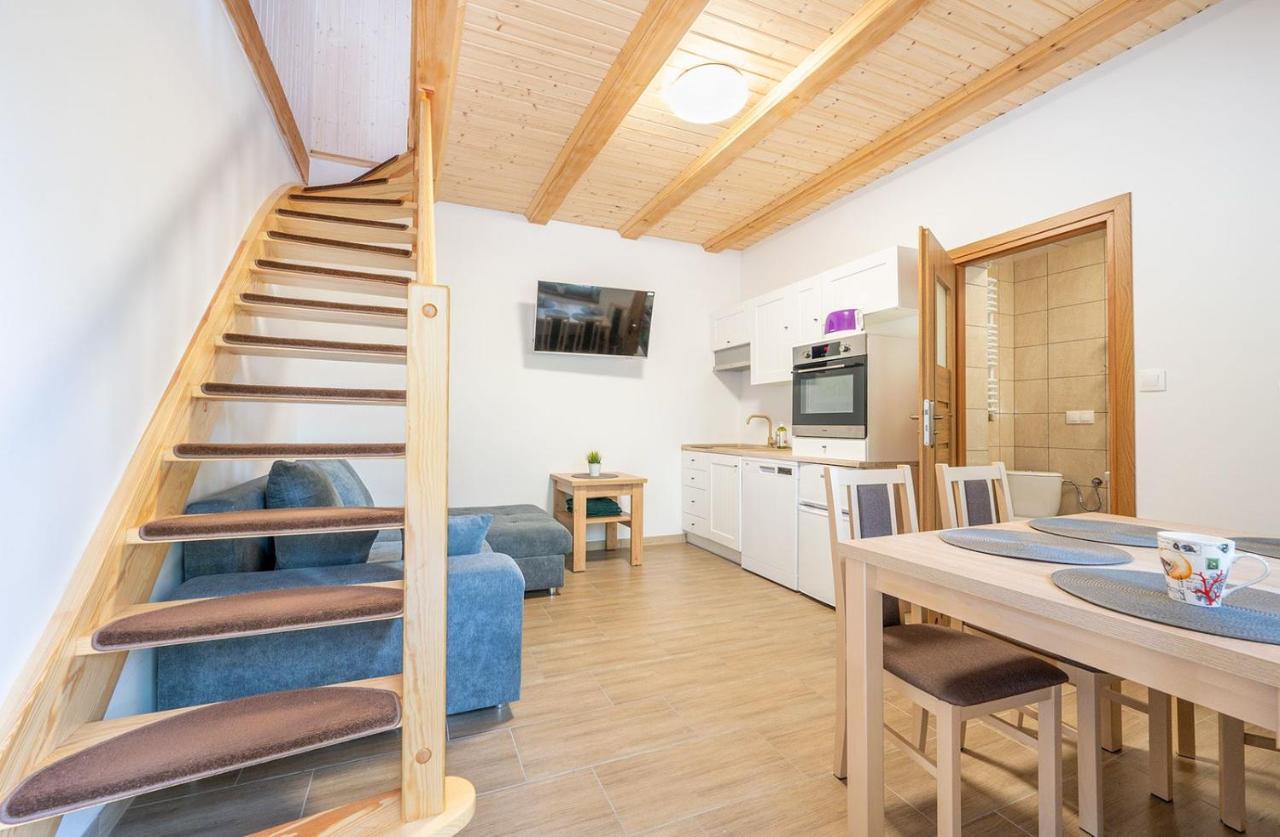 Apartamenty Stodola Jezierzany Exteriör bild